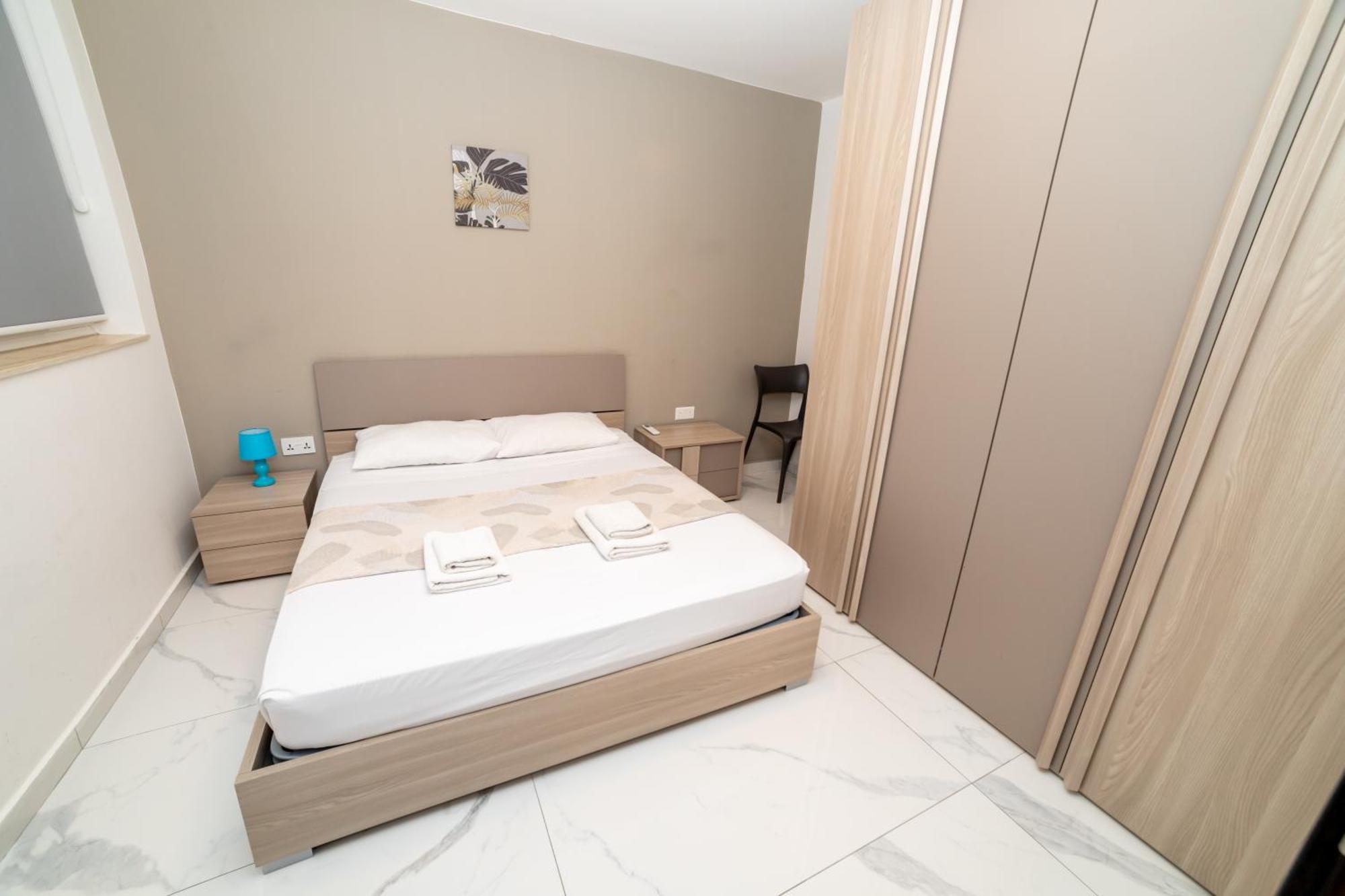 New 3 Bedroom Apartment A1 セント・ポールズ・ベイ エクステリア 写真