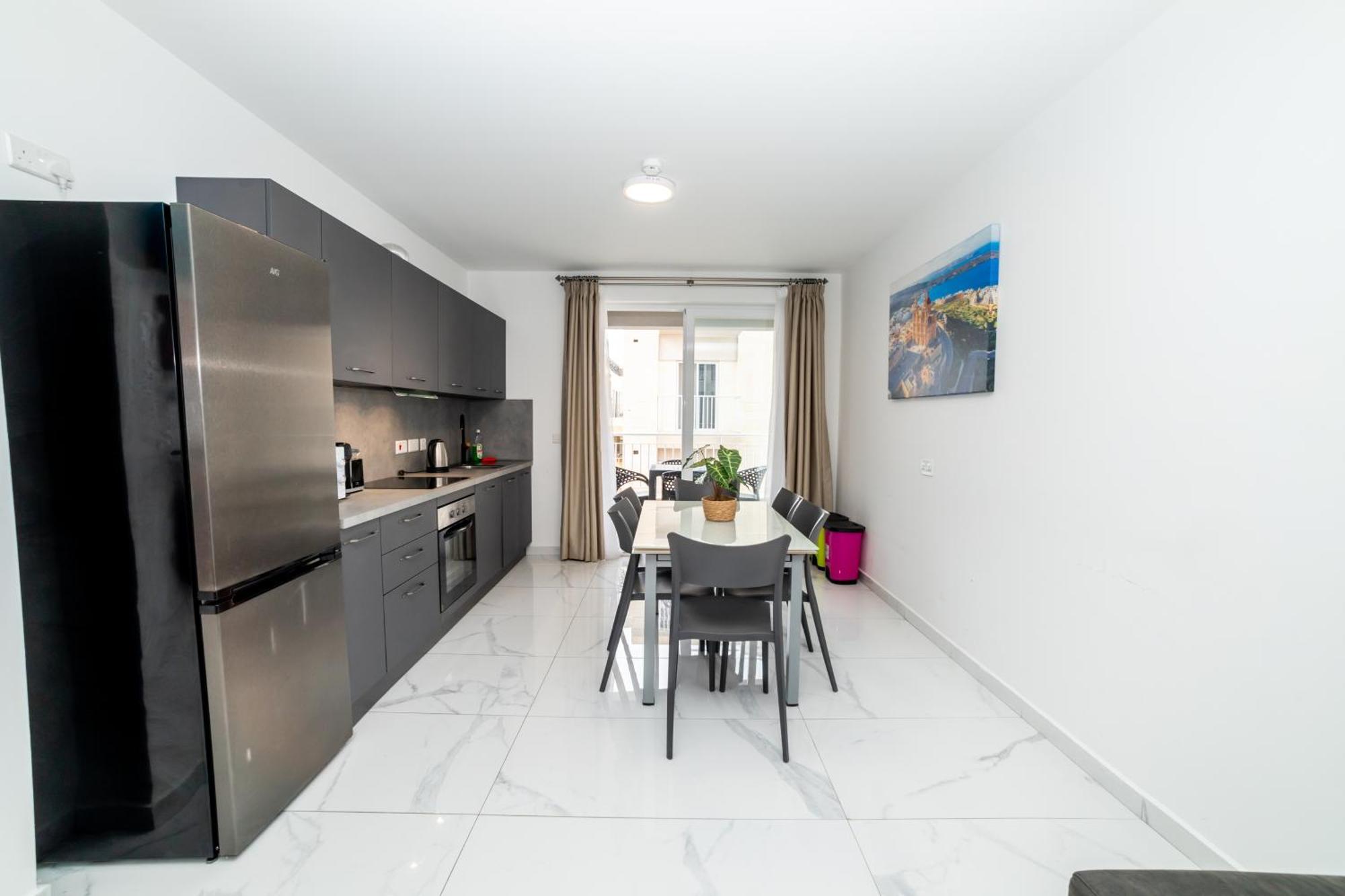 New 3 Bedroom Apartment A1 セント・ポールズ・ベイ エクステリア 写真